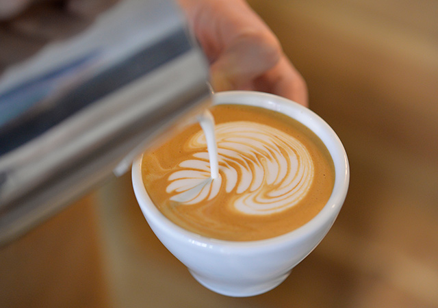 【バリスタSP】コーヒー豆が出来るまでを学べる!!焙煎&ラテアート体験のイメージ