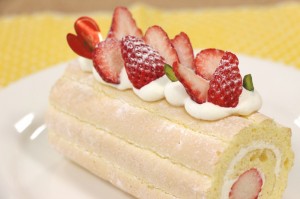 いちごのロールケーキ 1